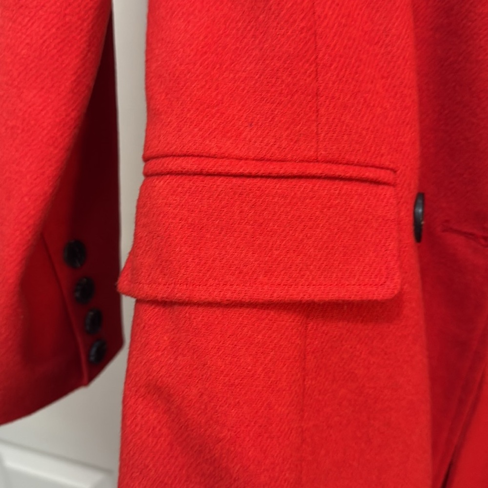 Shoulder Hourglass Coat - Picture 5 of 7